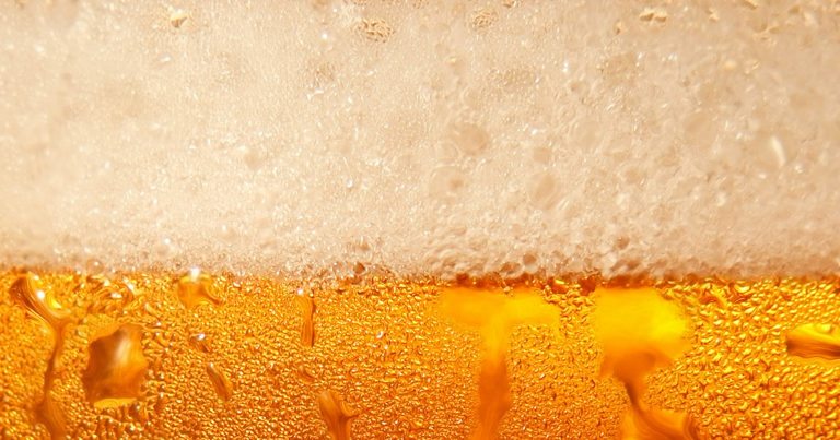 How Important Is It for Your Beer to Have Good Foam? | Hopsteiner